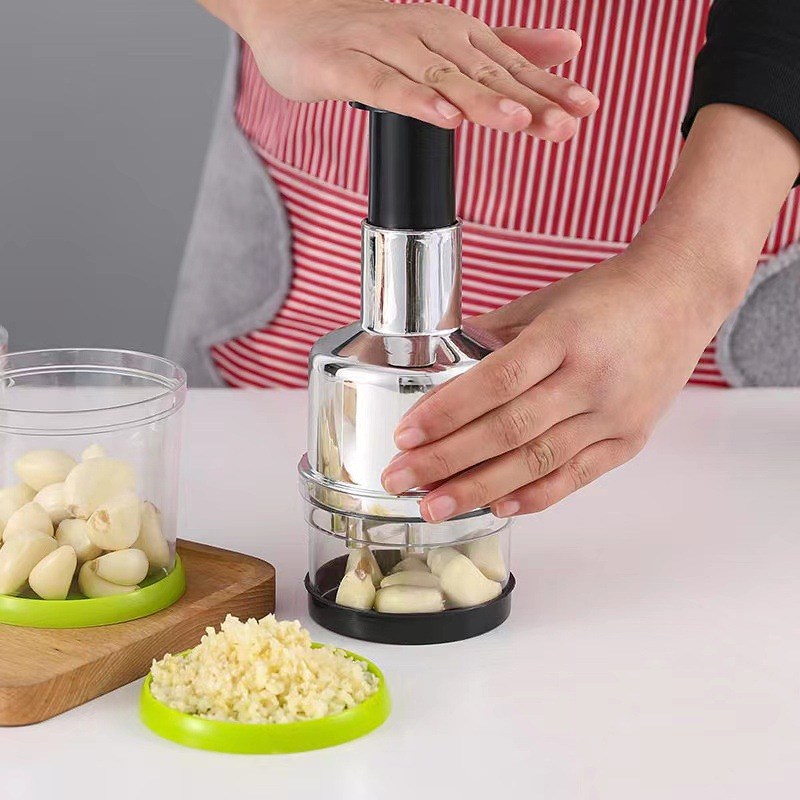 Manual fruit and vegetable chopper