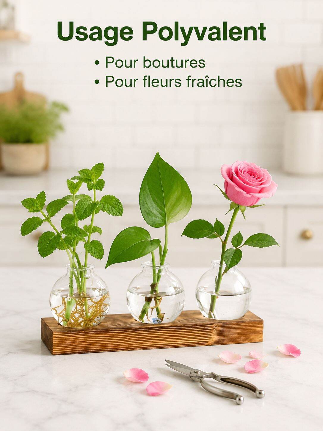 Vase à trois ampoules en verre avec support en bois