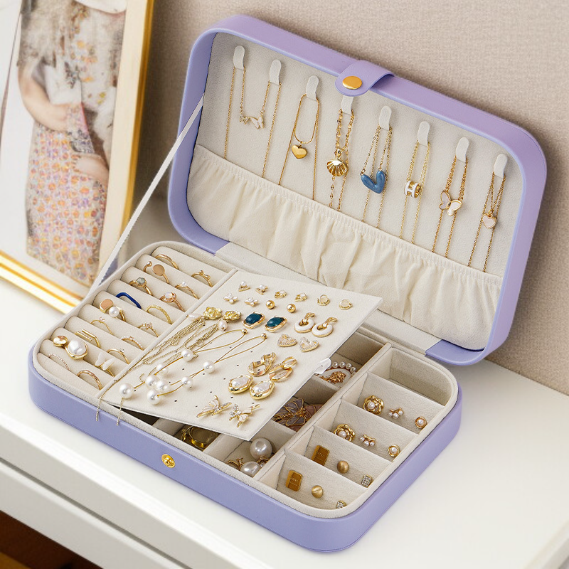 旅行や出張に便利なジュエリー収納ケース
