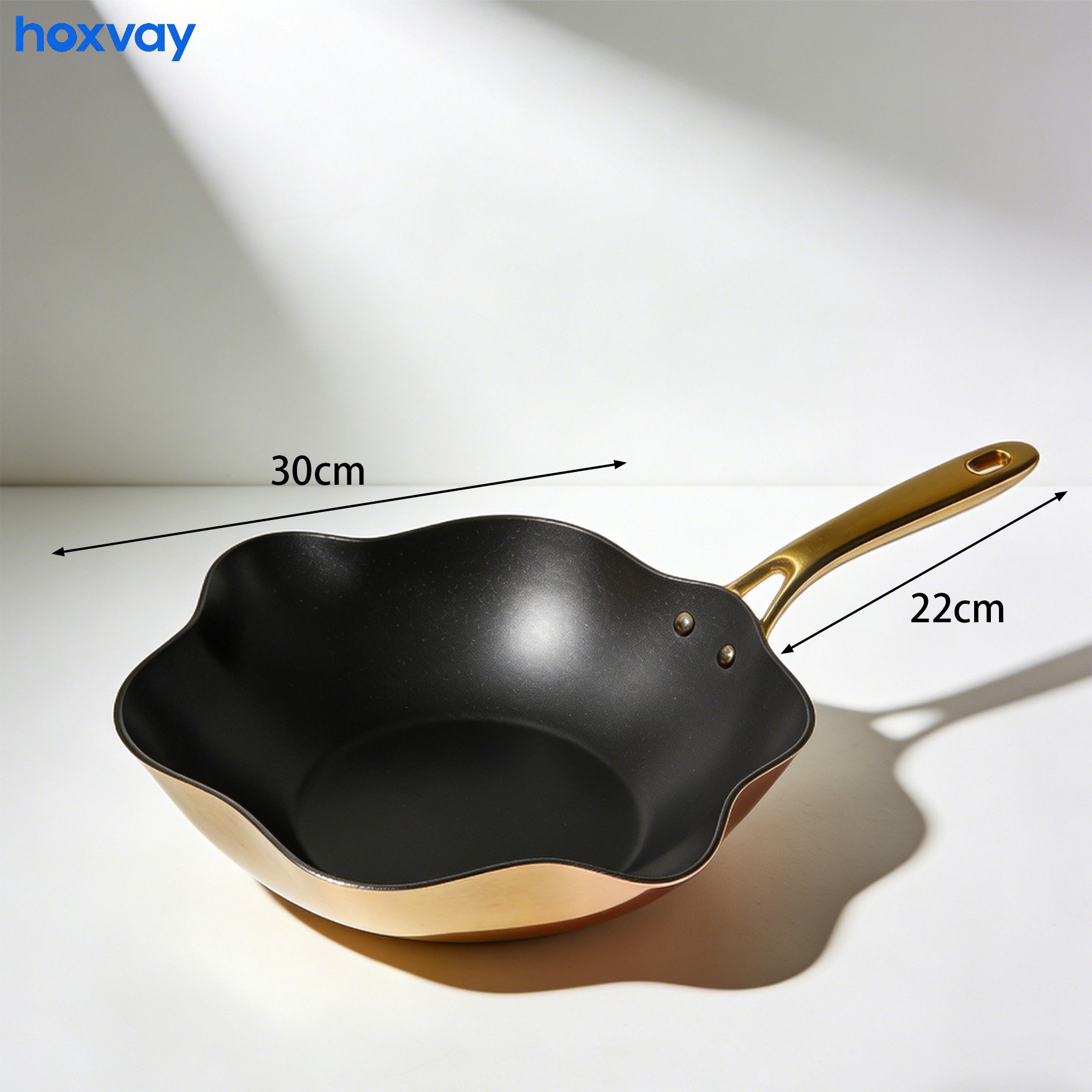 Frying pan with scratch-resistant non-stick coating