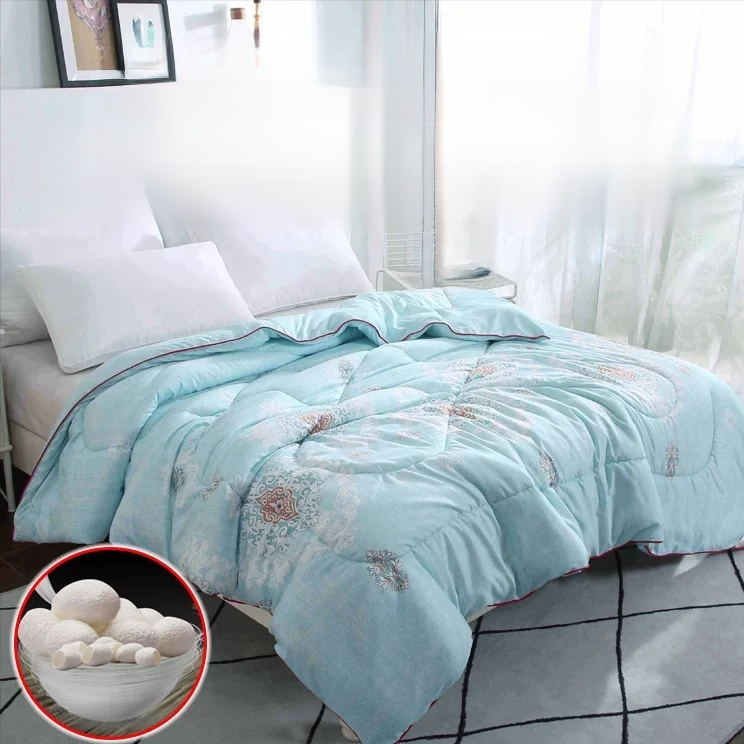 All-Season Cozy Silk Comforter