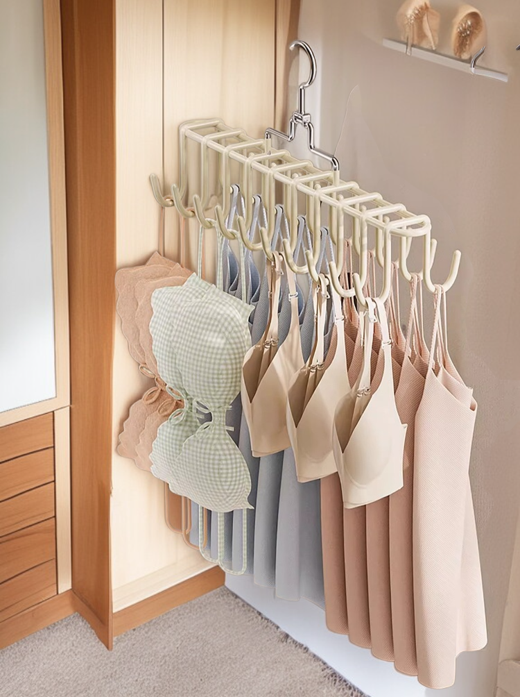 미끄럼 방지 기능이 적용된 옷걸이 클로즈업