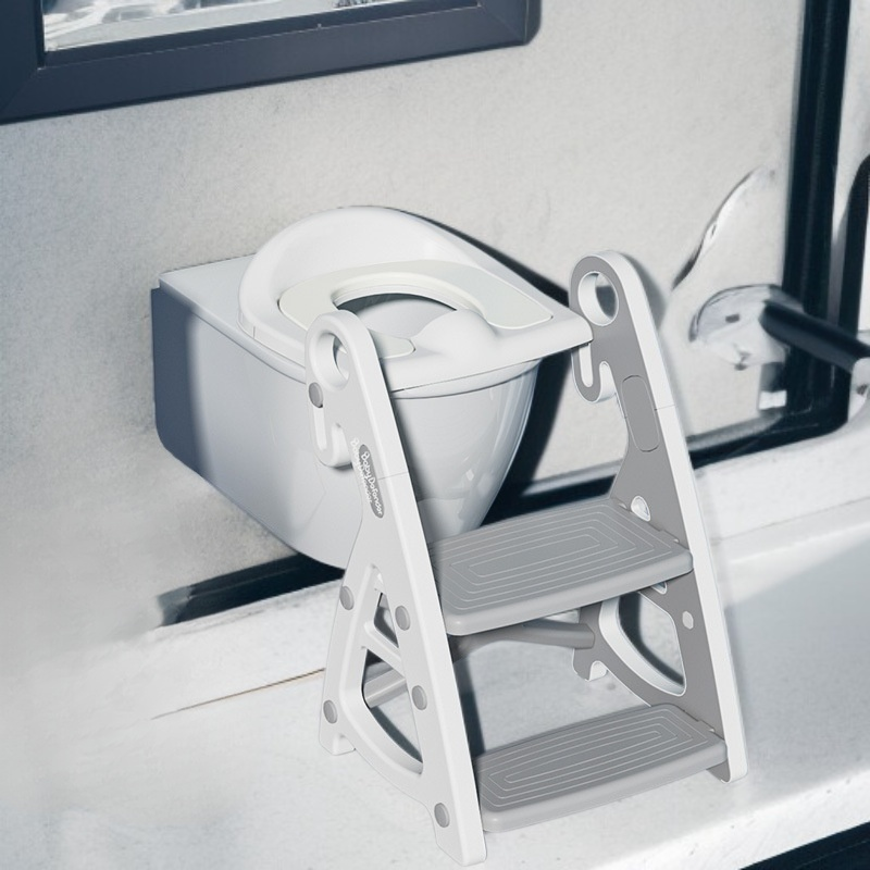 Escabeau pliant pour toilettes en position ouverte