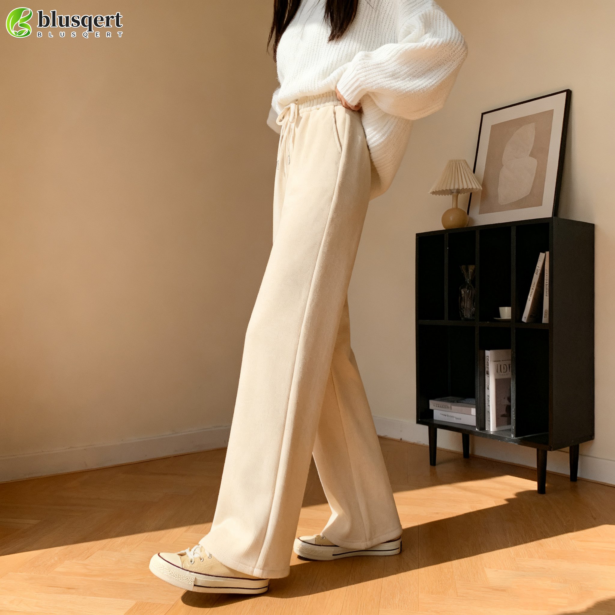 트렌디한 여성 루즈핏 바지 착용샷