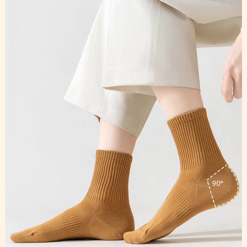 Calcetines de algodón de tubo medio, diseño en ángulo recto