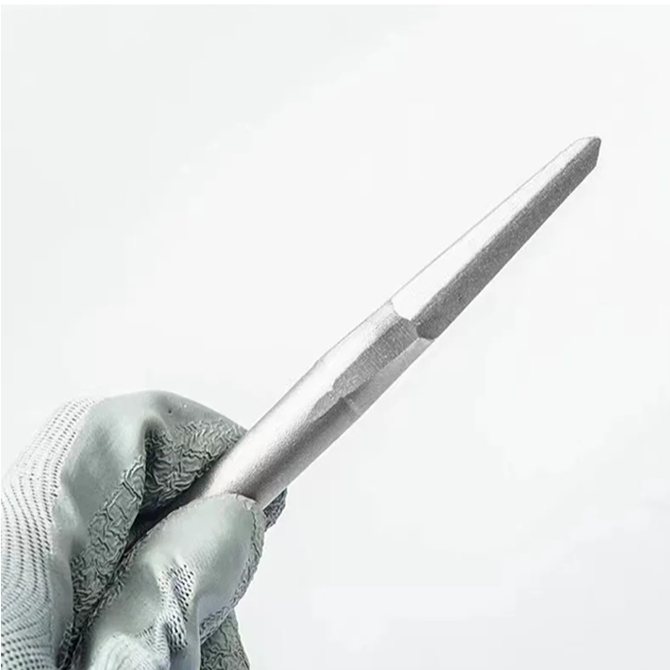 งานก่อสร้างผนังคอนกรีต: สิ่วด้ามกลมลับคมเองได้