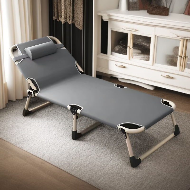 캠핑장에서 사용되는 접이식 싱글 침대