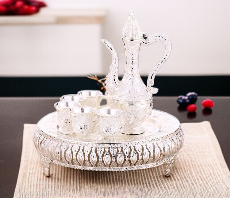 インテリア映えするヴィンテージ食器セット