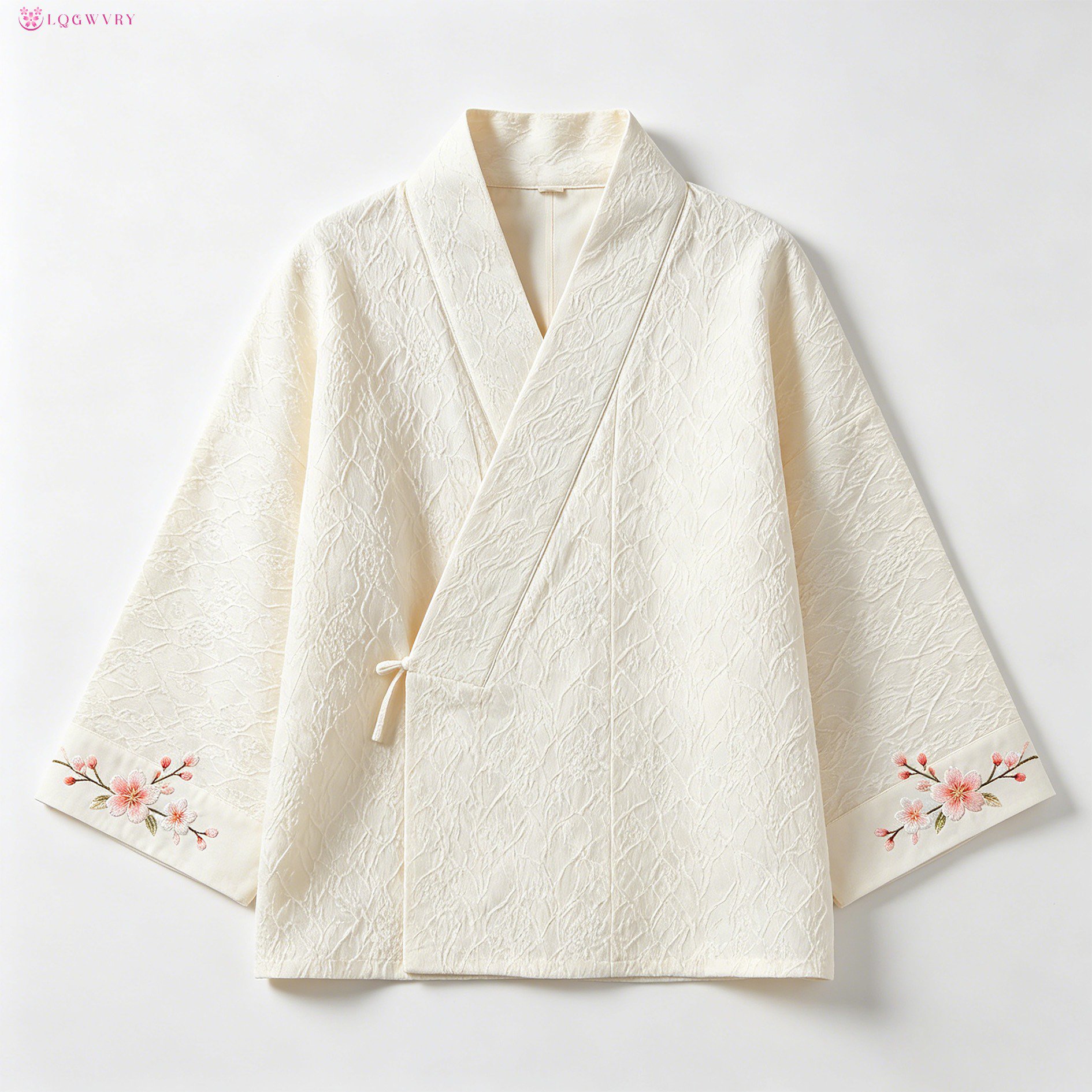 オフホワイトの刺繍入りカーディガン