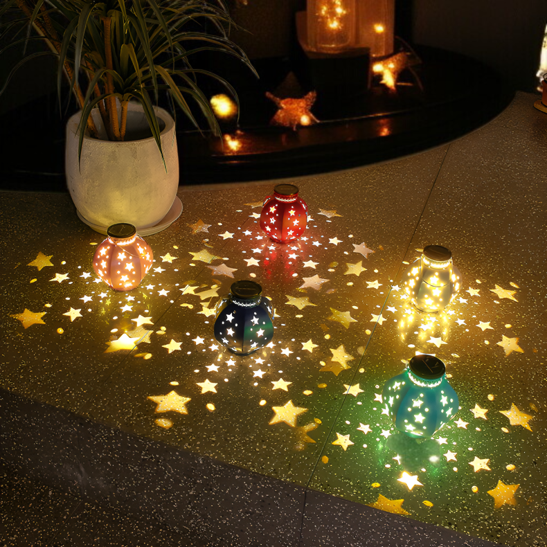 ソーラー屋外ライトランタンスターナイトライト暖かい光IP65防水ガーデン装飾ライトガーデンライトLED芝生ライト鉄五芒星ライトシャドウライト自動点灯