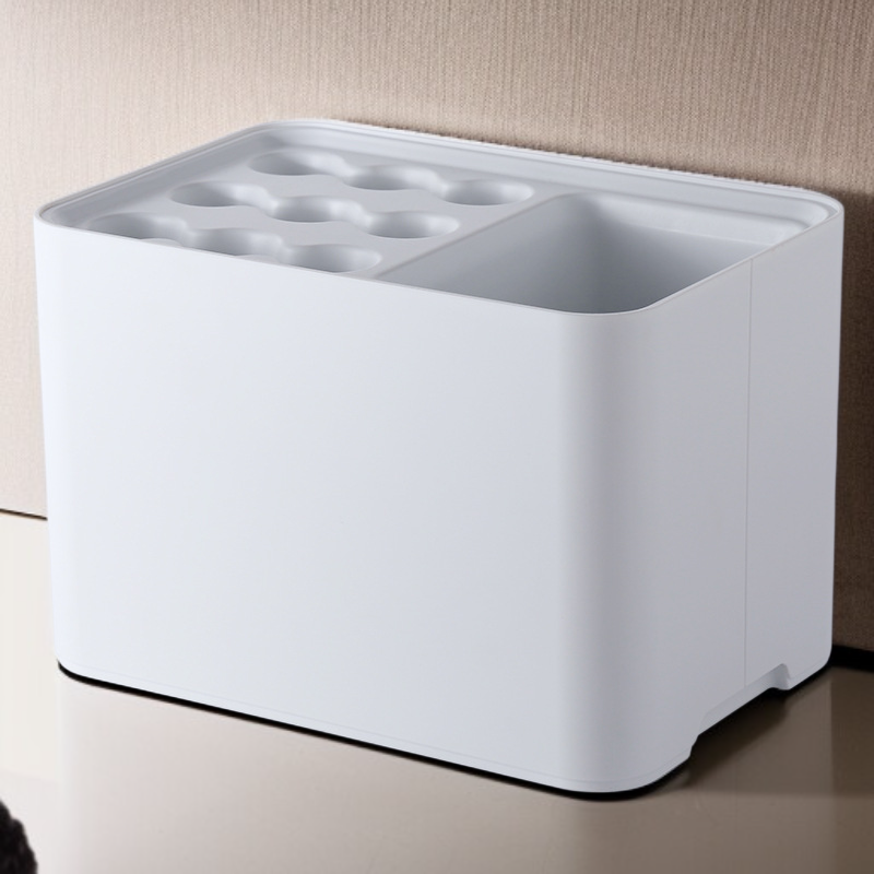 ：Moderner Regenschirmhalter mit Stiefelfach und offener Ablage