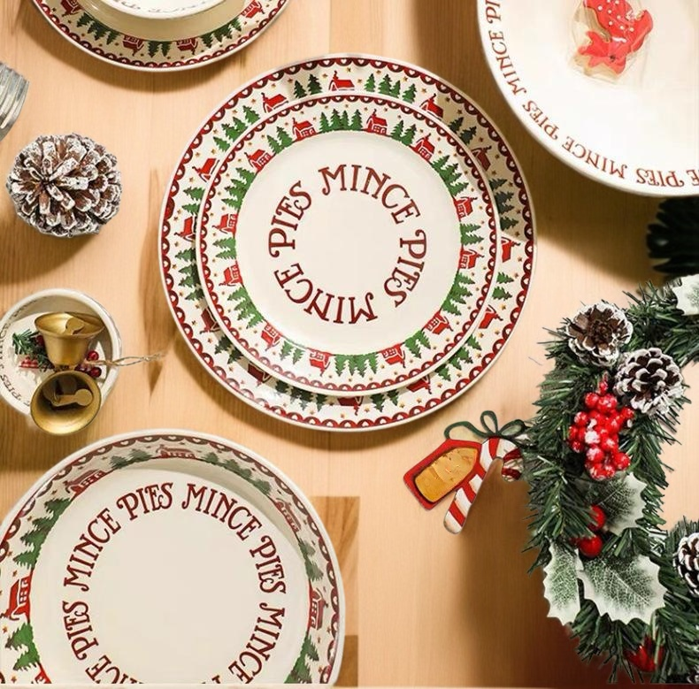 صحون سيراميك مزينة بزخارف عيد الميلاد