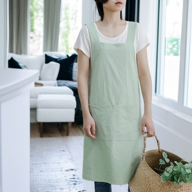 Simple style cotton and linen apron with wide shoulder straps and solid color.