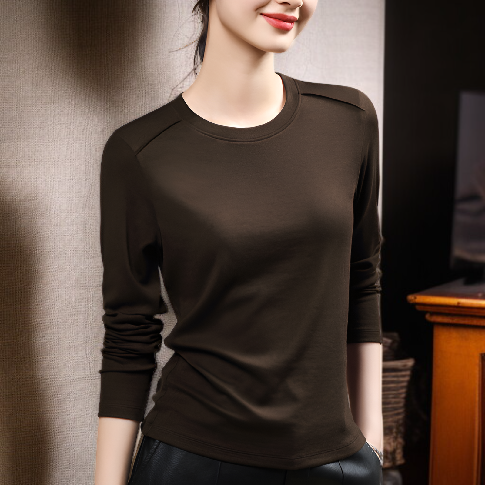 2025年秋冬新作 テンセルウール ベースレイヤー Tシャツ 暖かい 防寒 肌に優しい 通気性 着痩せ 伸縮性のある肩 ラウンドネック 長袖 レディース Tシャツ