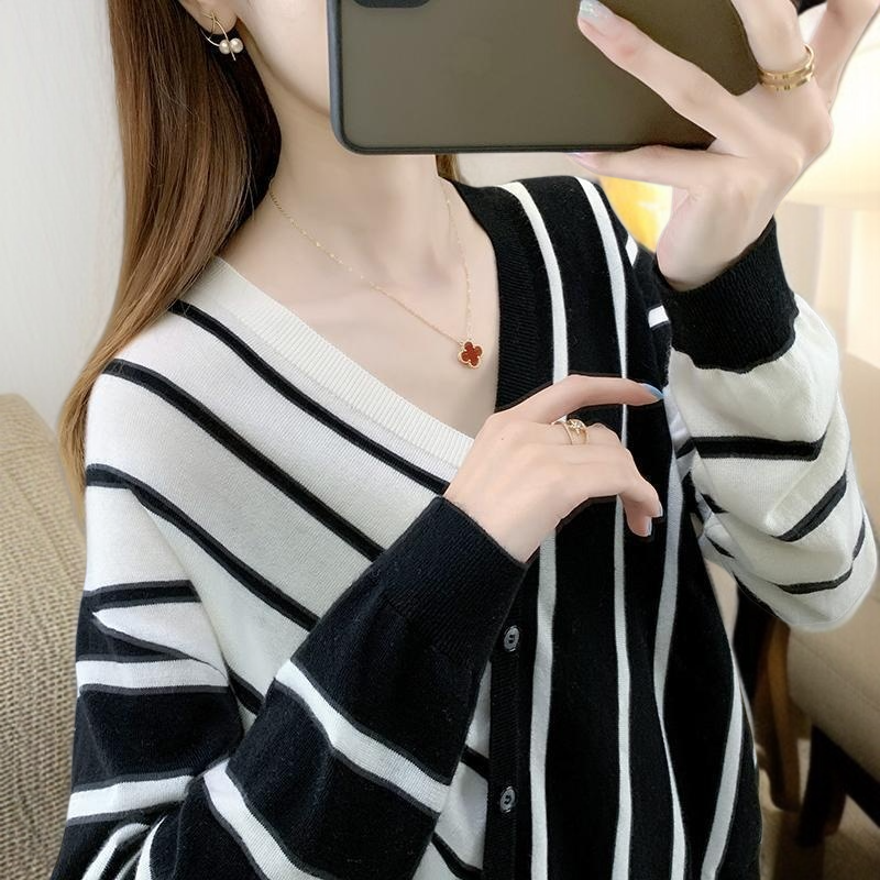 신상 봄가을 디자인 스웨터 여 루즈핏 위에 군더더기 이너 브이넥 니트 톱