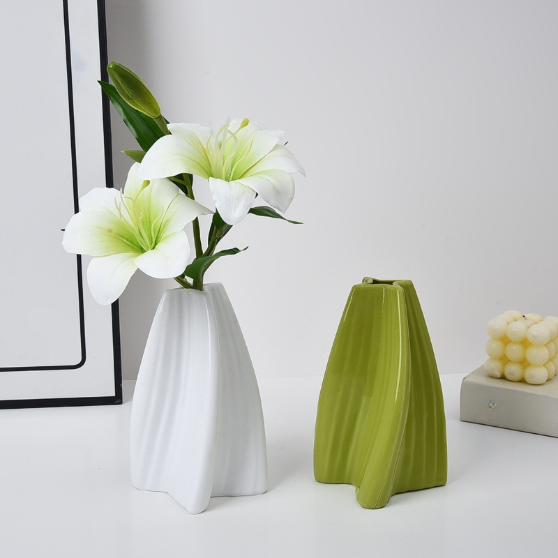 Dopamine-style vases