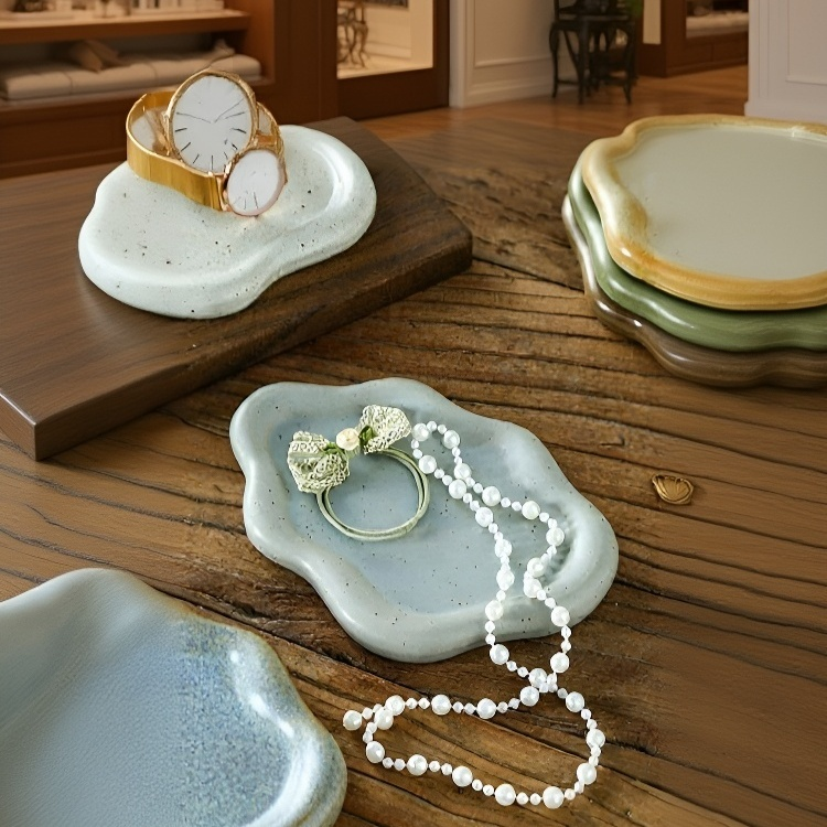 صندوق عرض خزف ومجوهرات عصري