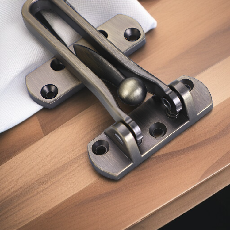 多用途に使える木製ドア用防犯ボルト