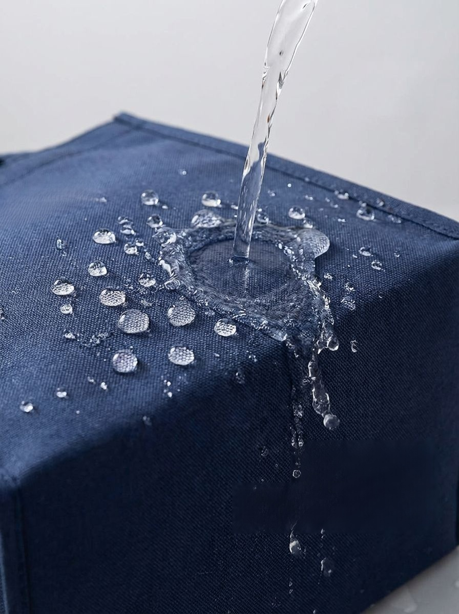 肩掛けストラップ付きの保温バッグ