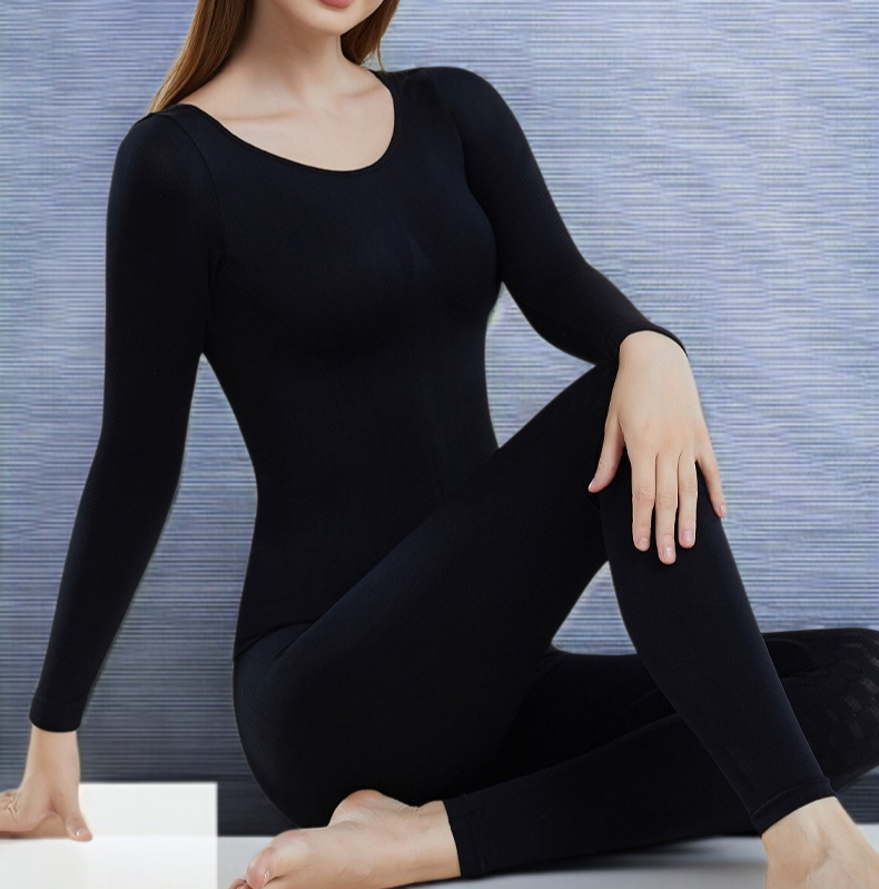 Women's thermal underwear set in neutral color