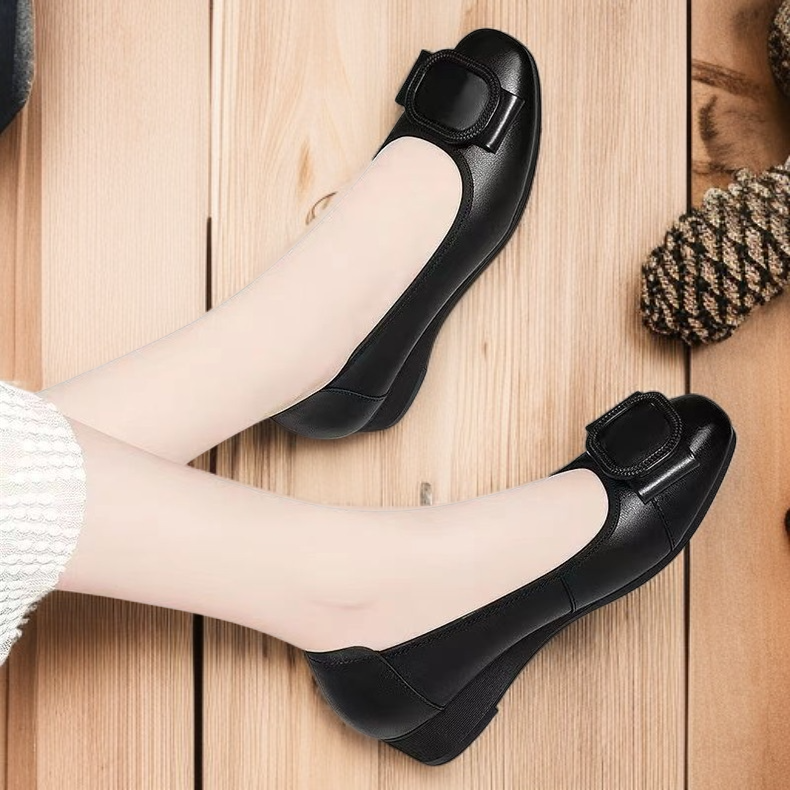 Trendy low-cut wedge shoes for ladies