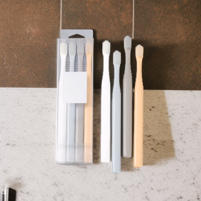 머리가 작고 부드러운 칫솔모를 가진 칫솔