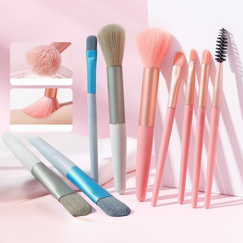 Fine-bristled makeup brush set