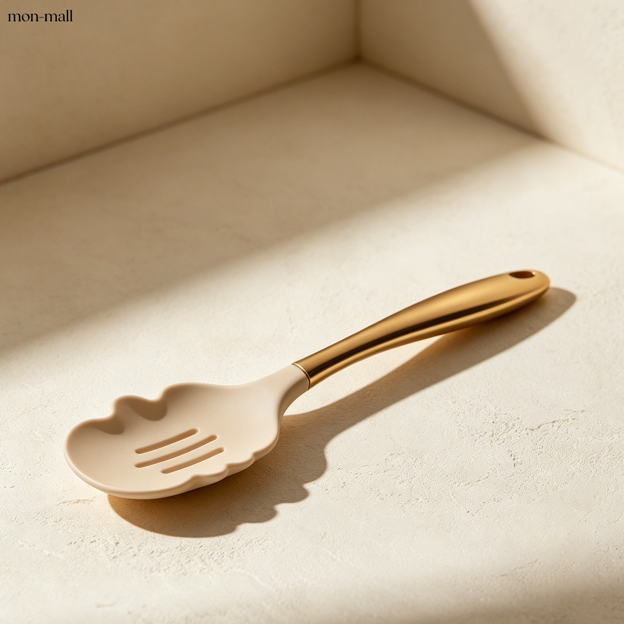 Food-grade high-temperature resistant spatula