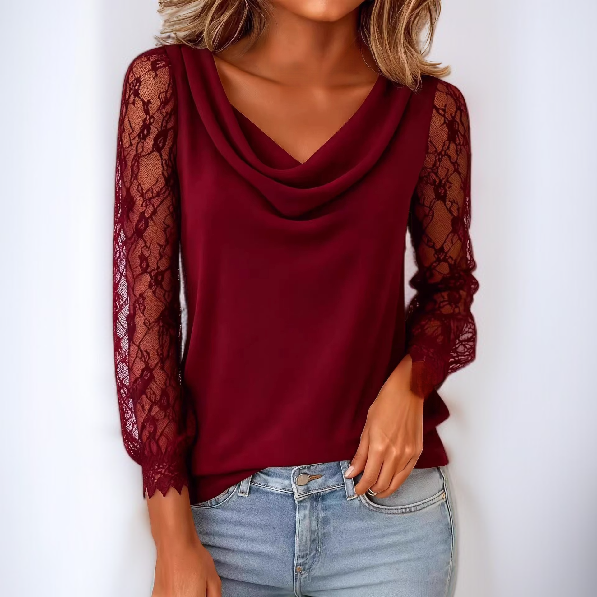 女性用レースTシャツ（七分袖）、女性用フリルネックラインのドレス。