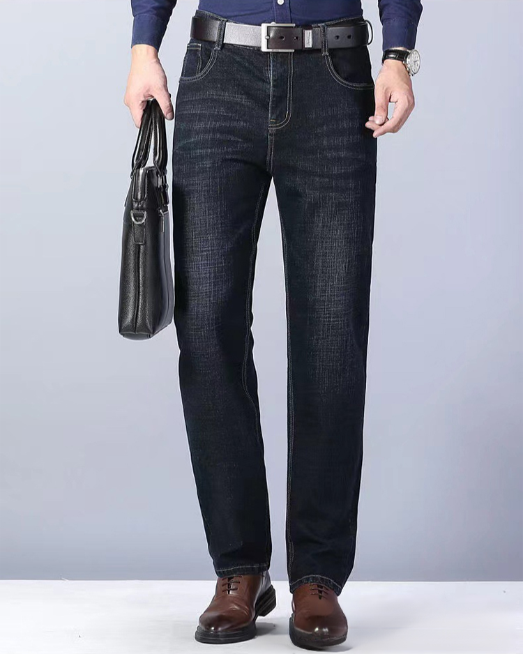 스트레이트 핏 청바지 옆모습