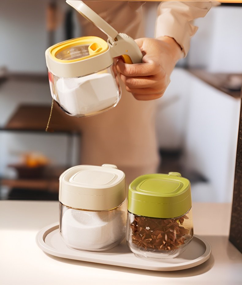 Easy to use press-type seasoning can for cooking