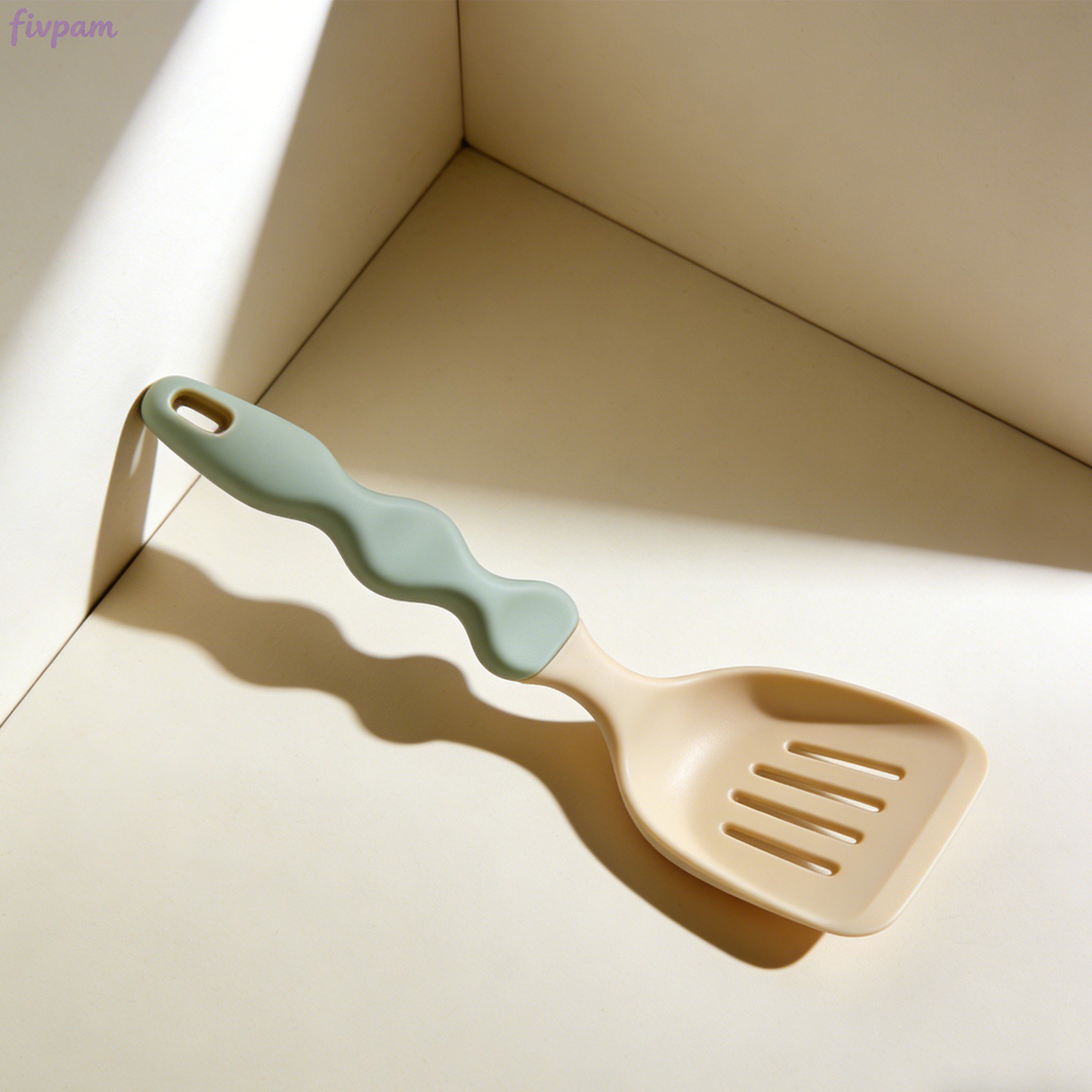 耐熱シリコンスパチュラでお菓子作り