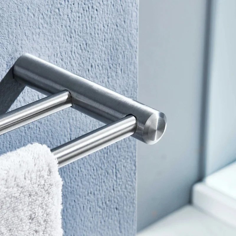 Bathroom accessory set