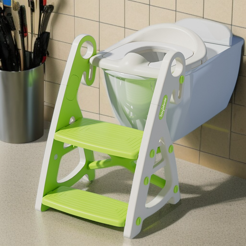Kinder benutzen JMY Klapptreppe beim Toilettentraining