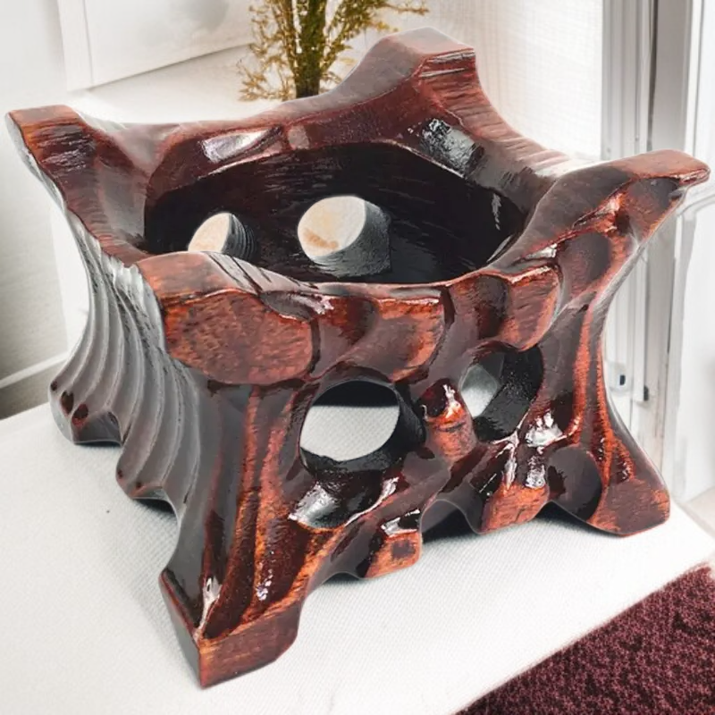 Podstawka z naturalnego drewna do równoważenia kamieni i wahadeł