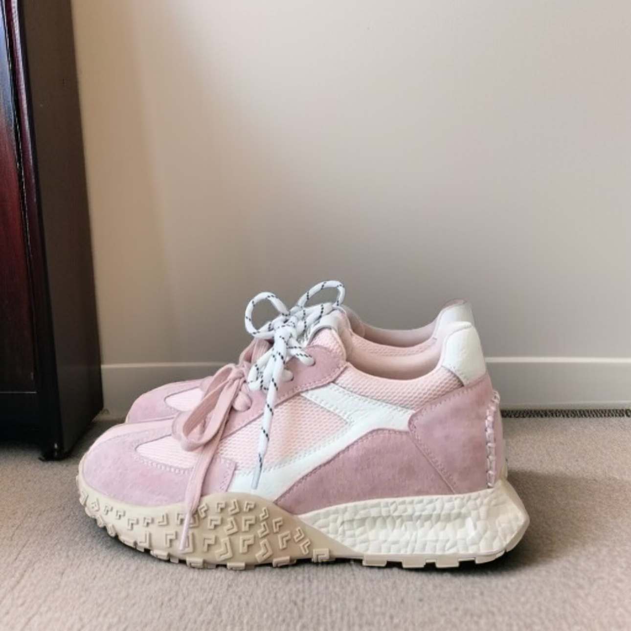 身長を高く見せる小さなスポーツシューズ Dexun レディースシューズ 2025 春夏新作 スポーツシューズ 厚底カジュアルシューズ レディース フォレストガンプシューズ