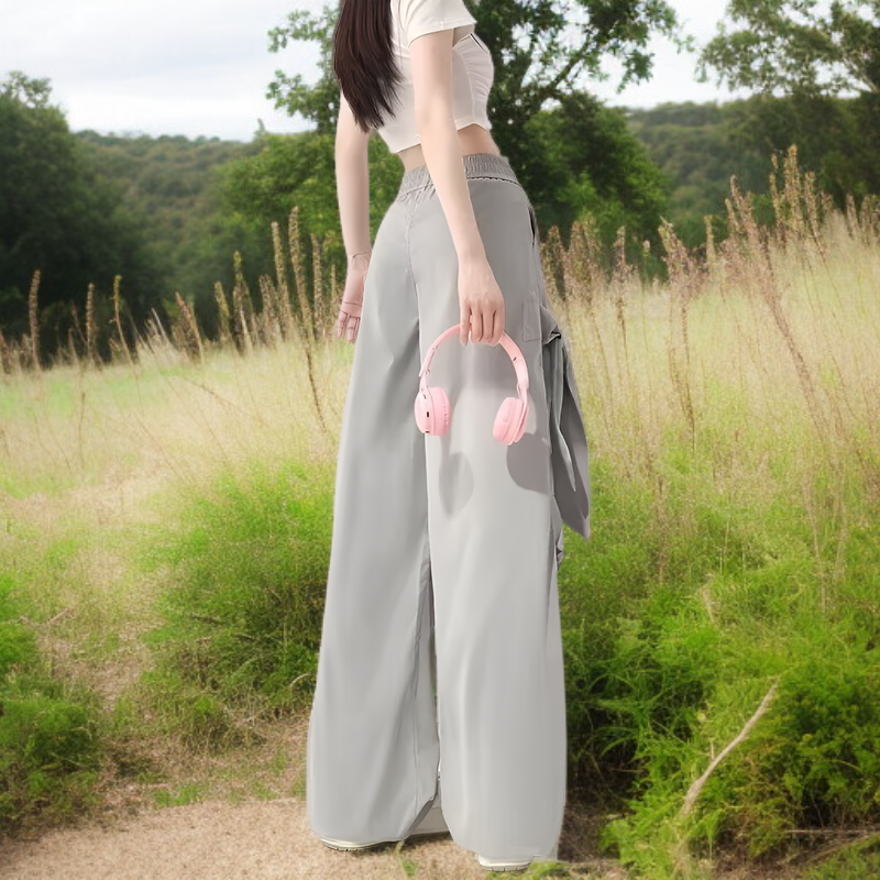 ゴム入りハイウエストで細見せ効果のあるパンツ