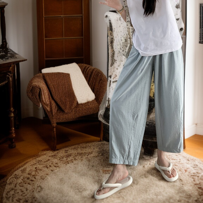 아이스 소재의 9부 배기 팬츠 디테일