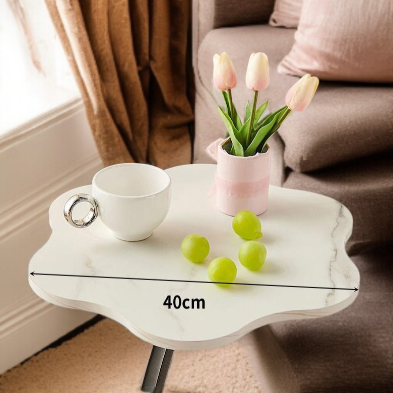 소파 옆 이동 가능 사이드 테이블 진열대