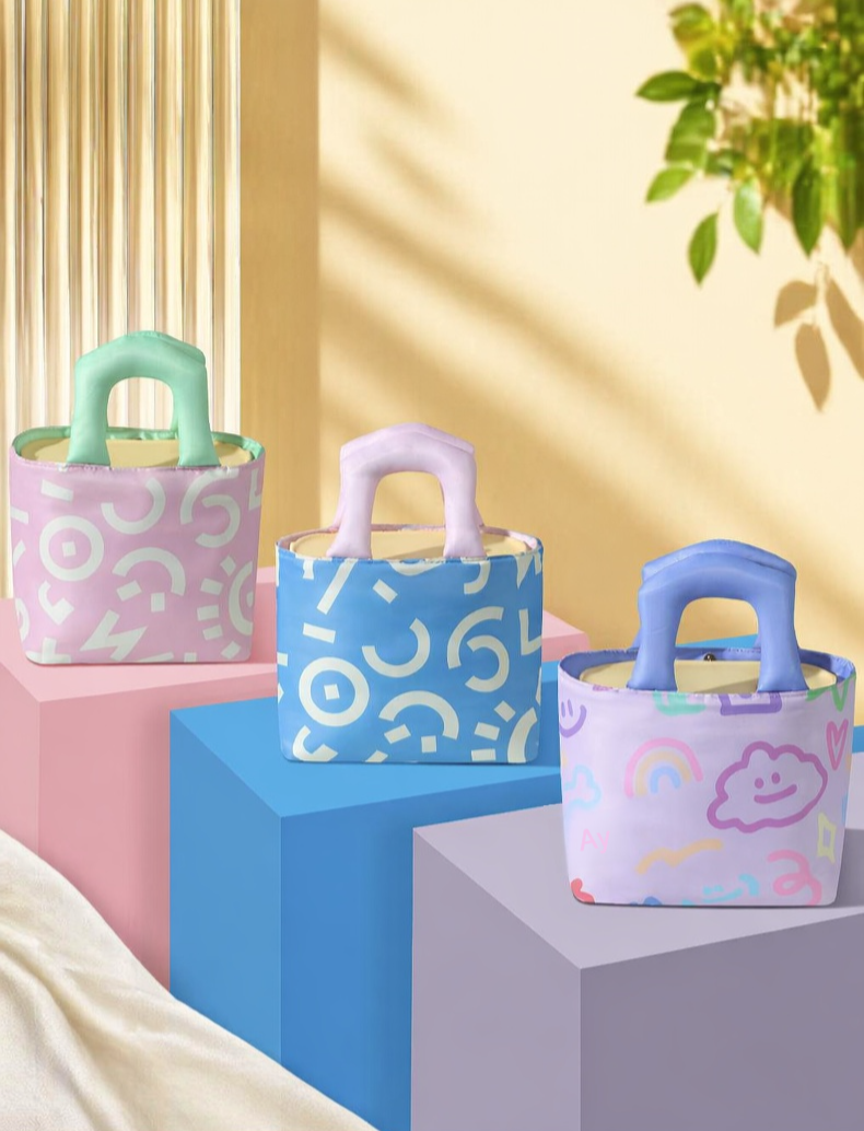 Durable zipper and graffiti pattern on insulated bag