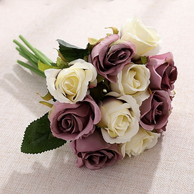 Bouquet de roses artificielles
