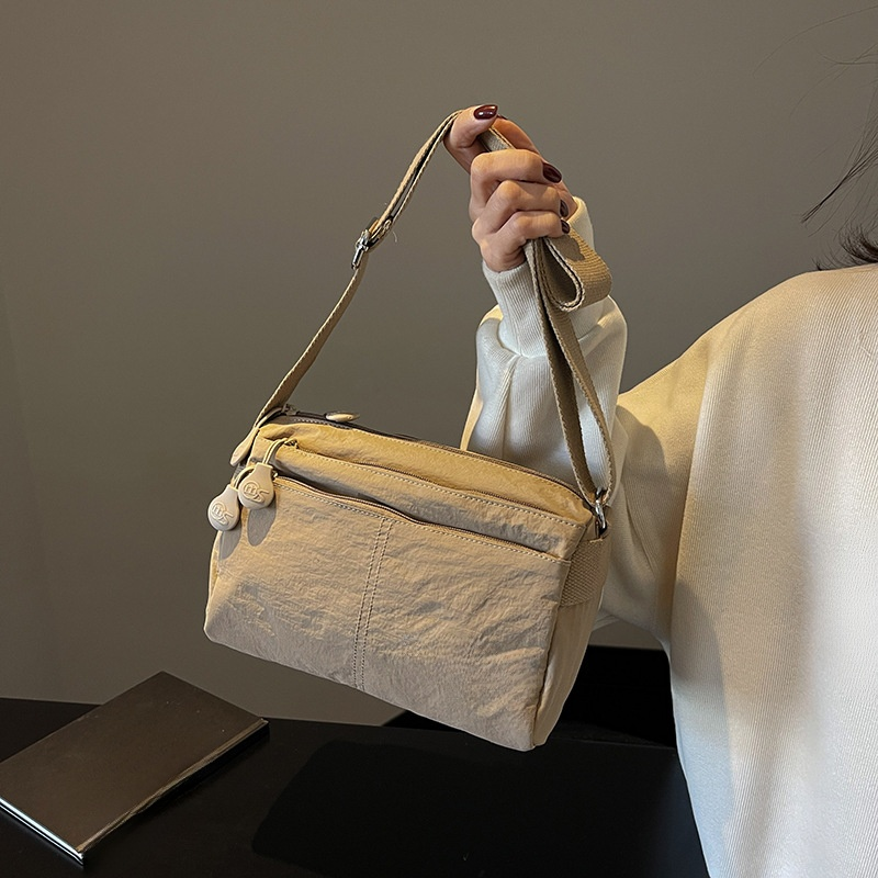  레트로 스타일 여성 숄더백