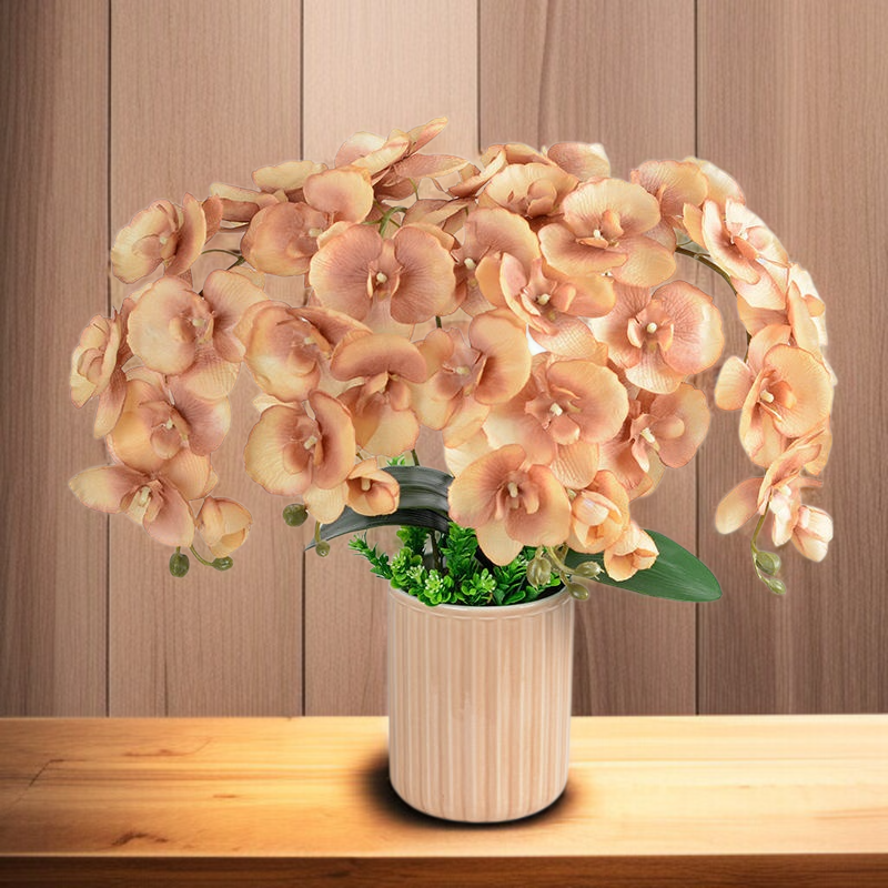 インテリアに映えるコチョウランのフェイクフラワー