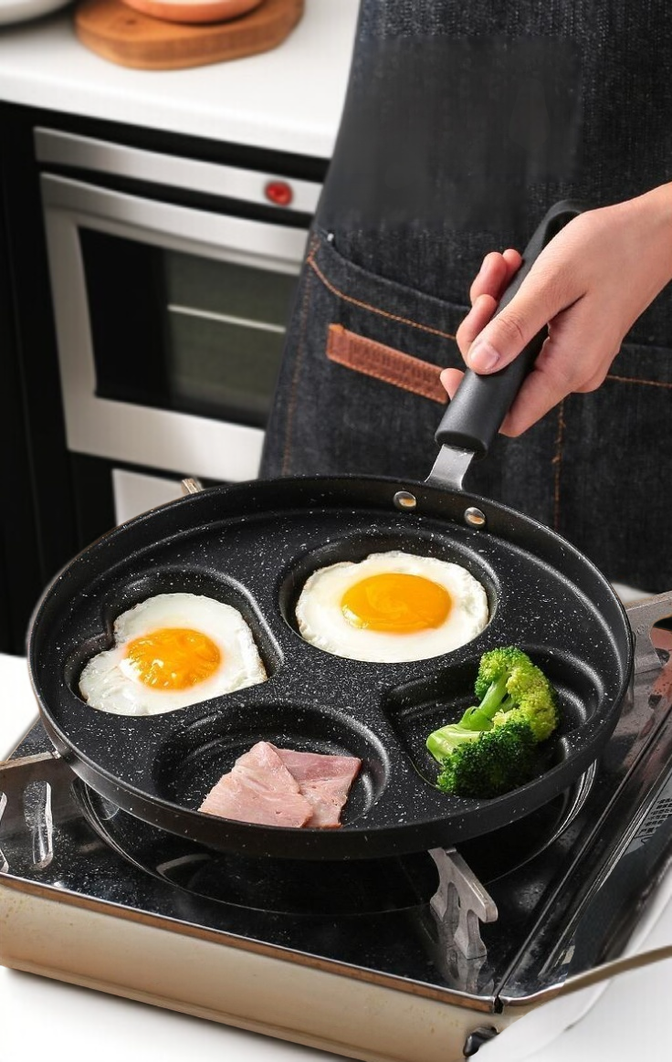 医療用石目オムレツパンで卵焼きを調理する