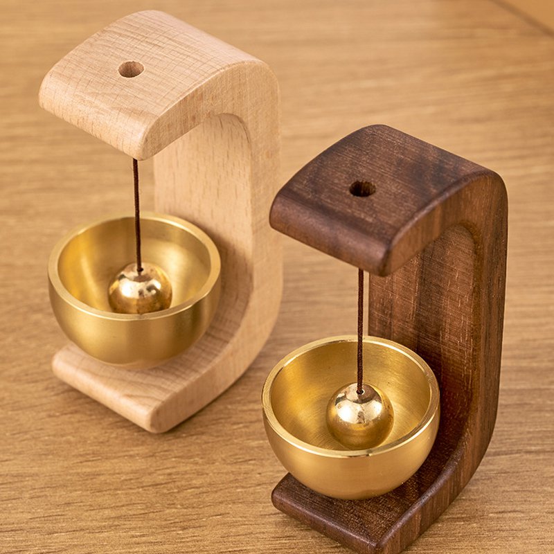 [When the Doorbell Rings, Wealth Pours In] Magnetic walnut doorbell