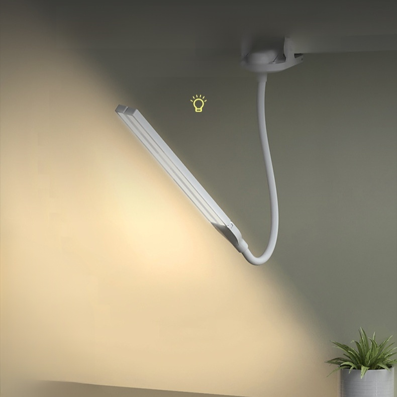 学生の目を保護するLEDデスクランプ