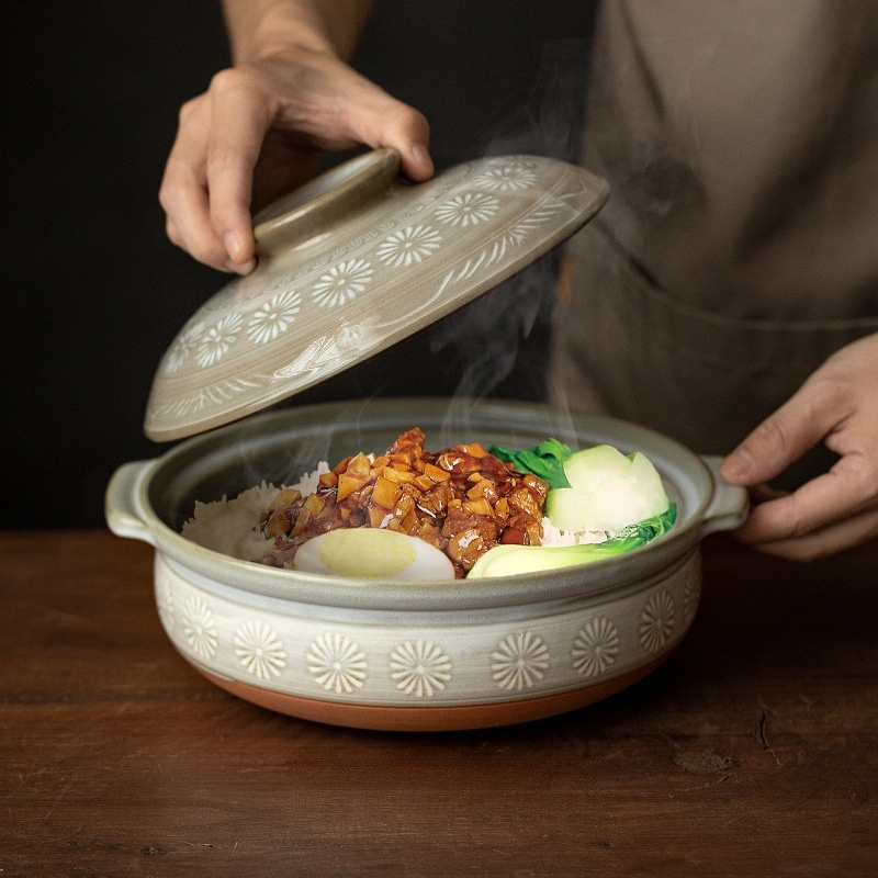 Ceramic clay pot