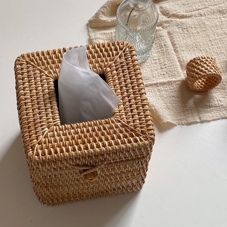 手作りの籐製ティッシュボックス