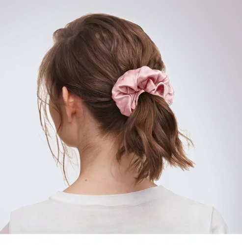 모발에 윤기를 더하는 스타일링 빗