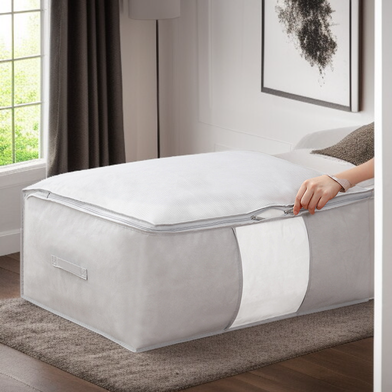 Bolsa organizadora de ropa llena y cerrada